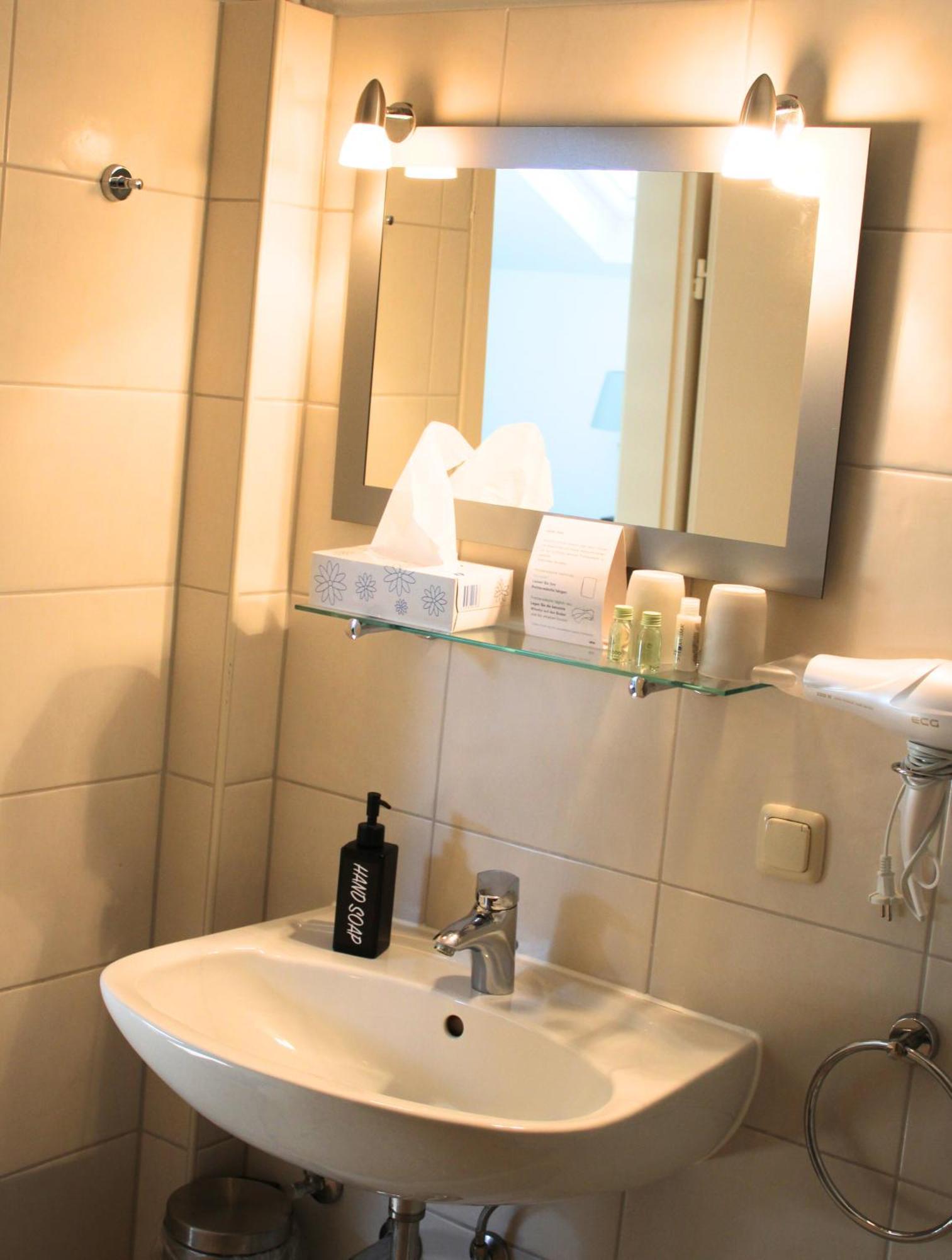 Hotel Adler & Eventlocation Gmbh อิทเซอโฮ ภายนอก รูปภาพ